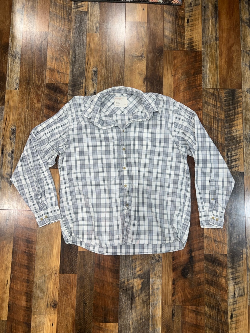Wrangler White and Navy Plaid Button-Down Shirt